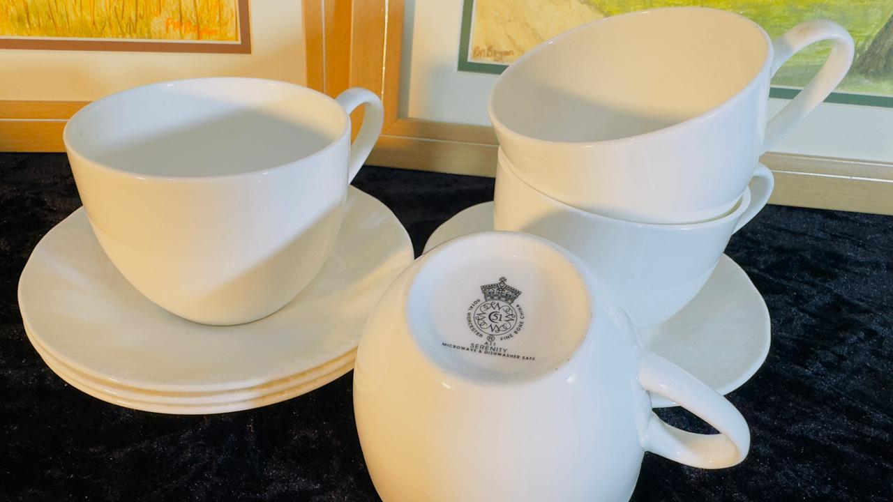 Premium White Porcelain Tea Cup and Saucer Set - 4 Pieces