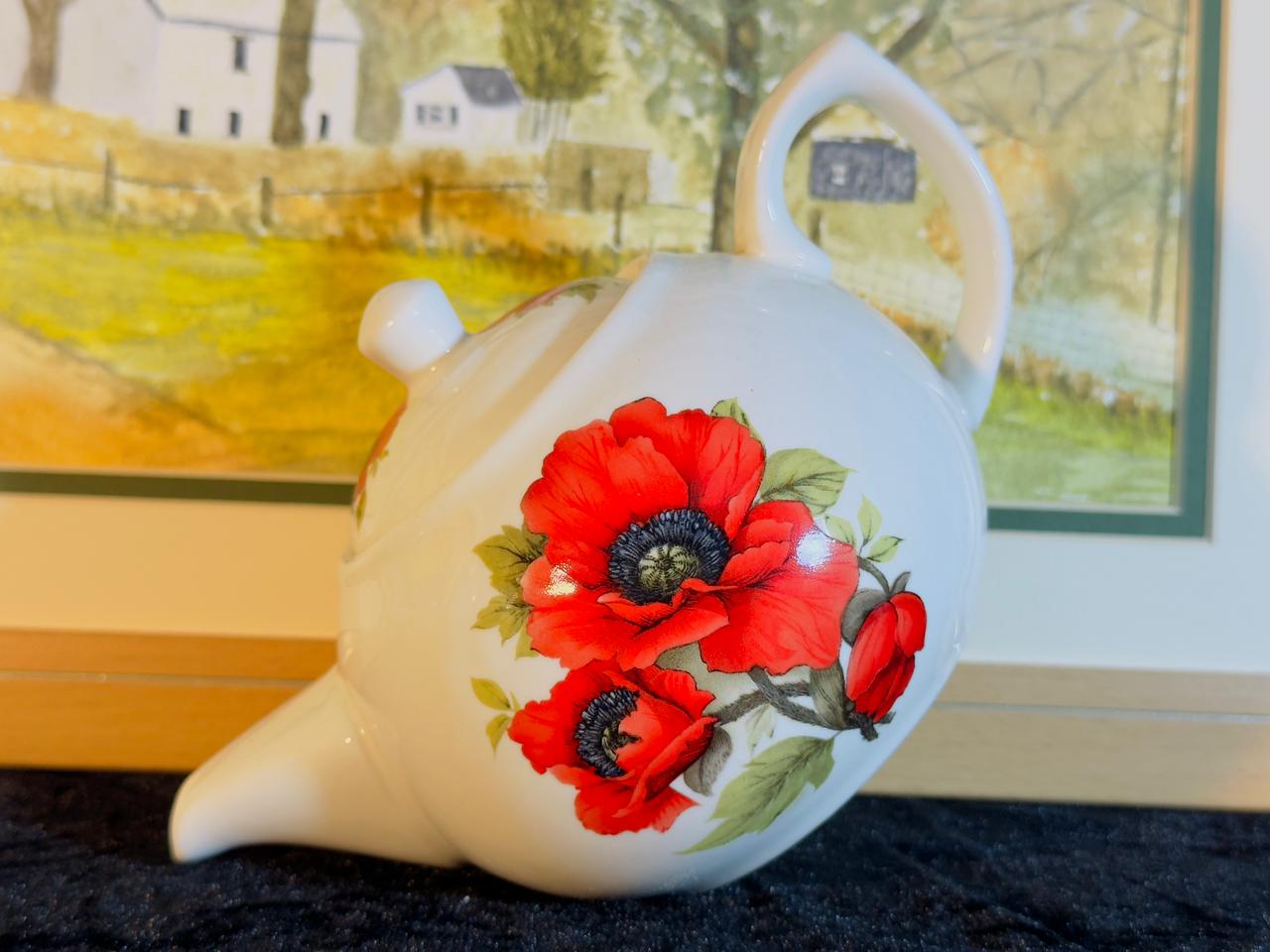 Fine Porcelain Teapot - Hand-Painted Red Poppy Flower Design with Lid