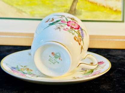 Fine Bone China Tea Set - Complete Service for 4 with Floral Design | Teapot, Cups, Saucers & Creamer